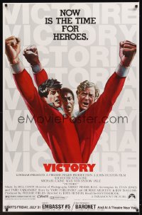 0446UF VICTORY half subway '81 John Huston, art of soccer players Stallone, Caine & Pele by Jarvis!