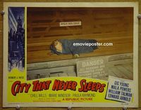 K716 CITY THAT NEVER SLEEPS lobby card #5 '53 William Talman