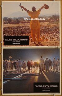 e097 CLOSE ENCOUNTERS OF THE THIRD KIND 2 vintage movie lobby cards '77