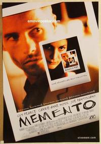 f431 MEMENTO one-sheet movie poster '00 Guy Pearce, Carrie-Anne Moss