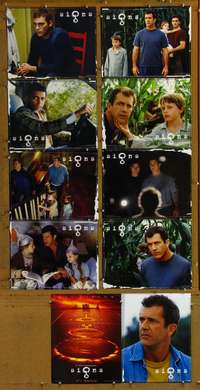 c012 SIGNS 10 movie lobby cards '02 M. Night Shyamalan, Mel Gibson