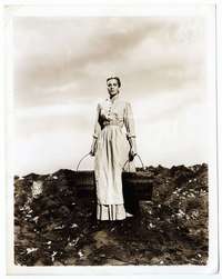 k071 JANE WYMAN portrait 8x10 movie still '40s carrying water buckets!