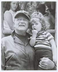 a068 HELLFIGHTERS candid 7.5x9.5 movie still '69John Wayne w/daughter