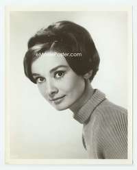 p032 AUDREY HEPBURN 8x10 movie still '60s great young close up!