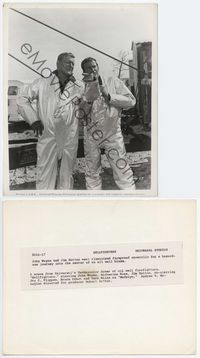 1b120 HELLFIGHTERS 8x10 still '69 John Wayne & Jim Hutton wearing aluminized fireproof coveralls!
