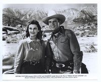 1b310 TRAIL TO SAN ANTONE 8x10 '47 great smiling portrait of Gene Autry & Peggy Stewart by car!
