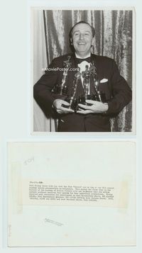 1b331 WALT DISNEY 8x10 still '53 great close image image at Academy Awards, holding four Oscars!