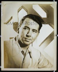 1t026 ANTHONY QUAYLE 11x14 movie still '40s close head and shoulders portrait in open neck shirt!