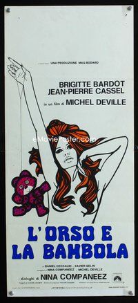 3j022 BEAR & THE DOLL Italian locandina '70 different DeRossi art of sexy Brigitte Bardot, Deville