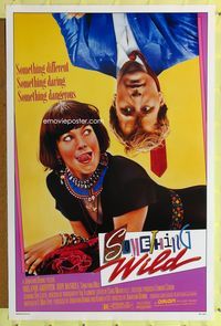 3u538 SOMETHING WILD one-sheet '86 great image of Melanie Griffith & upside-down Jeff Daniels!