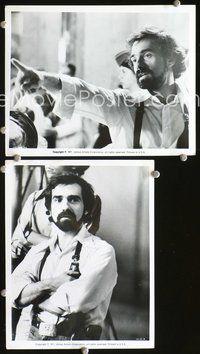 3y604 NEW YORK NEW YORK 2 candid 8x10s '77 great candid movie stills of director Martin Scorsese!