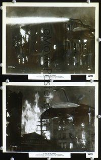 3y930 WAR OF THE WORLDS 2 8x10 stills '53 H.G. Wells classic, two images of alien invader's ship!