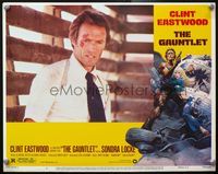 4f600 GAUNTLET lobby card #2 '77 close up of Clint Eastwood all beat up, Frazetta border art!
