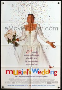 4y614 MURIEL'S WEDDING 1sh '95 Aussie Toni Collette in wedding dress as the world's happiest bride!