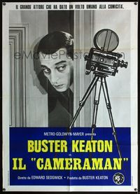 5c355 CAMERAMAN Italian 1p R70 great c/u of Buster Keaton peeking through door + movie camera!