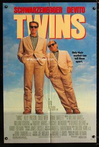 5e911 TWINS DS 1sh '88 Arnold Schwarzenegger & Danny DeVito are an unlikely duo!