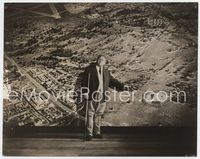 5j215 GOLDFINGER 7.5x9.5 still '64 Gert Froebe in front of giant aerial map of Fort Knox!