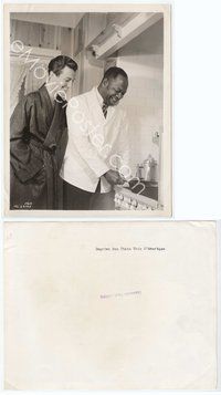 5j489 ROBERT TAYLOR 8x10 still '30s smiling in bath robe being cooked his breakfast on stove!