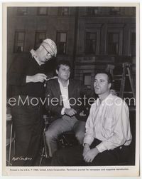 5j030 APARTMENT candid 8x10 still '60 Tony Curtis & Jack Lemmon lounging w/Billy Wilder on the set!