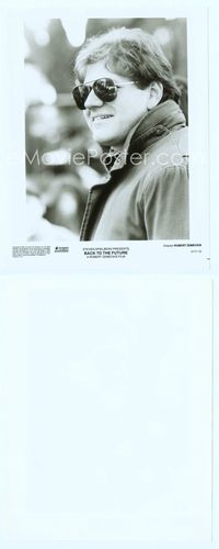 7b156 BACK TO THE FUTURE candid 8x10 still '85 c/u of director Robert Zemeckis in cool shades!