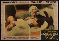 7g537 SOME LIKE IT HOT Italian photobusta '59 sexy Marilyn Monroe with Tony Curtis in bath tub!