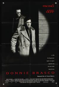 8h301 DONNIE BRASCO DS 1sh '97 Al Pacino is betrayed by undercover cop Johnny Depp!