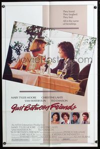 9d479 JUST BETWEEN FRIENDS 1sh '86 Mary Tyler Moore & Christine Lahti have lunch!