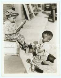 9g338 OUR GANG 8x10 still '30s best image of showshine boy Stymie shining Spanky's shoes!
