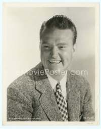 9g369 RED SKELTON 8x10.25 still '40s great head & shoulders portrait laughing!
