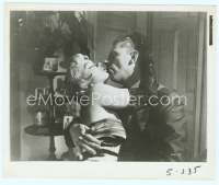 9g392 SEVEN YEAR ITCH 8x10 still '55 classic fantasy image of Tom Ewell kissing Marilyn Monroe!