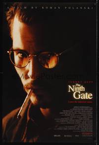 9m431 NINTH GATE DS 1sh '99 great image of Johnny Depp smoking w/fire reflected in glasses!