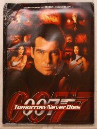 1j223 TOMORROW NEVER DIES presskit '97 images of Pierce Brosnan as James Bond 007!