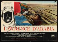 1k470 LAWRENCE OF ARABIA Italian lrg pbusta '62 David Lean, Peter O'Toole holds gun on man!