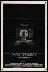 1y670 POLTERGEIST style B 1sh '82 Tobe Hooper, classic they're here image of little girl by TV!