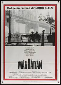 2e075 MANHATTAN Italian 1p '79 classic image of Woody Allen & Diane Keaton by bridge!