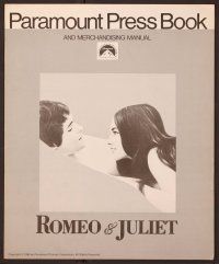 2f429 ROMEO & JULIET pressbook R76 Franco Zeffirelli's version of William Shakespeare's play!