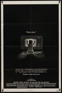 3c681 POLTERGEIST style B 1sh '82 Tobe Hooper, classic They're here image of little girl by TV!