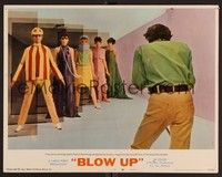 3d284 BLOW-UP LC #7 '67 Antonioni, David Hemmings photographs sexy models in wild outfits!
