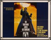 3f560 MAN WHO LOVED CAT DANCING 1/2sh '73 great full-length image of Burt Reynolds with gun!