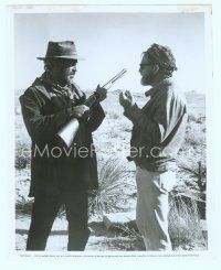 3r073 BALLAD OF CABLE HOGUE candid 8x10 still '70 director Sam Peckinpah & Jason Robards w/rifle!