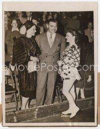 3r113 CLARK GABLE 6.5x8 news photo '45 at the opening of the Ice Follies with skating queen!