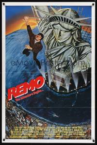 4d686 REMO WILLIAMS THE ADVENTURE BEGINS  1sh '85 Fred Ward clings to the Statue of Liberty!