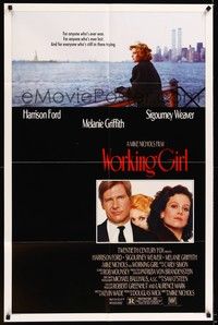 4d982 WORKING GIRL  1sh '88 Harrison Ford, Melanie Griffith looking over ocean by New York City!