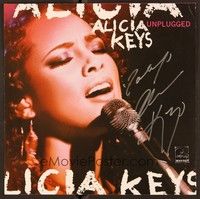 5g084 ALICIA KEYS signed album flat '05 great close image singing into microphone!