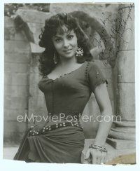 5g180 GINA LOLLOBRIGIDA signed 7.25x8.25 still '56 in sexiest dress from Hunchback of Notre Dame!