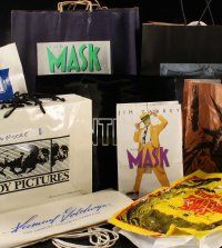 5k012 LOT OF APPROXIMATELY 40 PROMO PLASTIC & PAPER BAGS lot '90s The Mask, I Love Trouble + more!