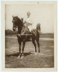 6a033 ANTONIO MORENO candid 8x10 still '26 a great actor & most expert horseman in Hollywood!