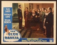 6d184 BLUE DAHLIA LC #1 '46 Vera Marsh, Doris Dowling & partygoers listen to well dressed Alan Ladd!