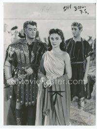 7b101 ANDROCLES & THE LION 7x9.5 still '52 c/u of Victor Mature with sexy Jean Simmons & Alan Young!