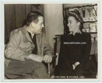 7b351 LADIES IN RETIREMENT candid 8x10 still '41 Ida Lupino visited by Charles Laughton on the set!